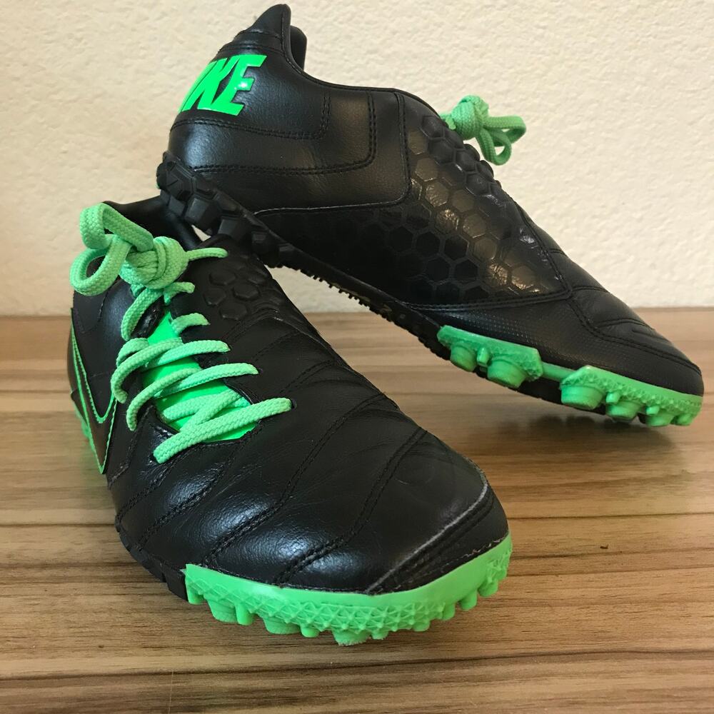 indoor turf soccer shoes nike